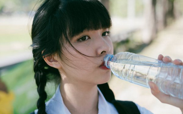 Uống nước vào 3 thời điểm này làm hại thận và hại tim, khuyến cáo 2 thời điểm không khát cũng nên uống để &quot;tự cứu sống bản thân&quot; - Ảnh 3.