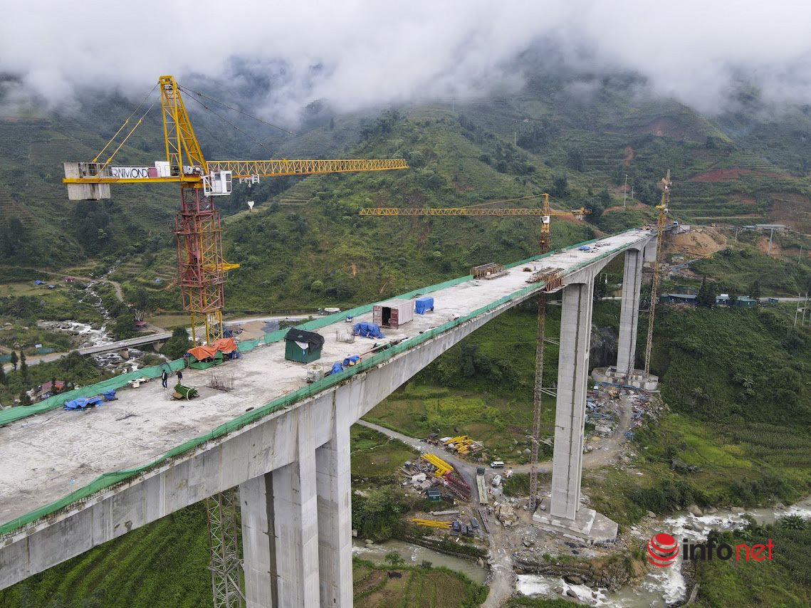 Cận cảnh 'cầu cạn trên mây' cao nhất Việt Nam sắp hoàn thiện - Ảnh 3.