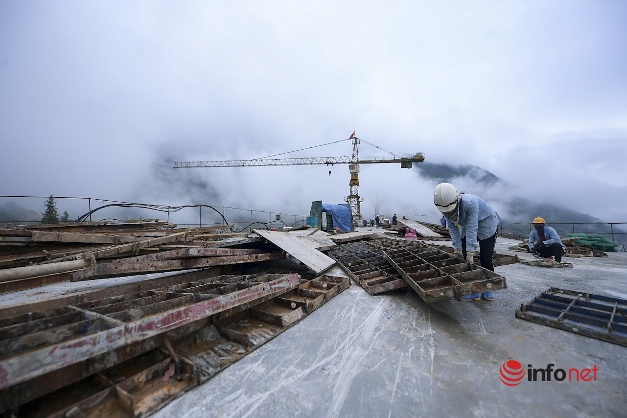 Cận cảnh 'cầu cạn trên mây' cao nhất Việt Nam sắp hoàn thiện - Ảnh 8.
