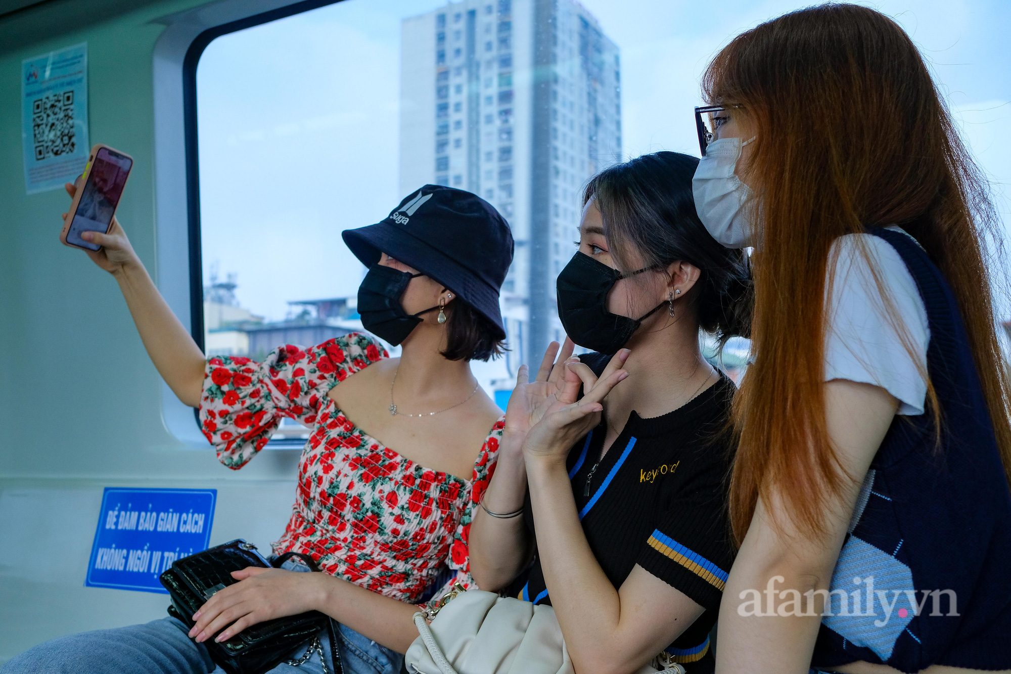 Ngày đầu tàu Cát Linh - Hà Đông thu vé: 