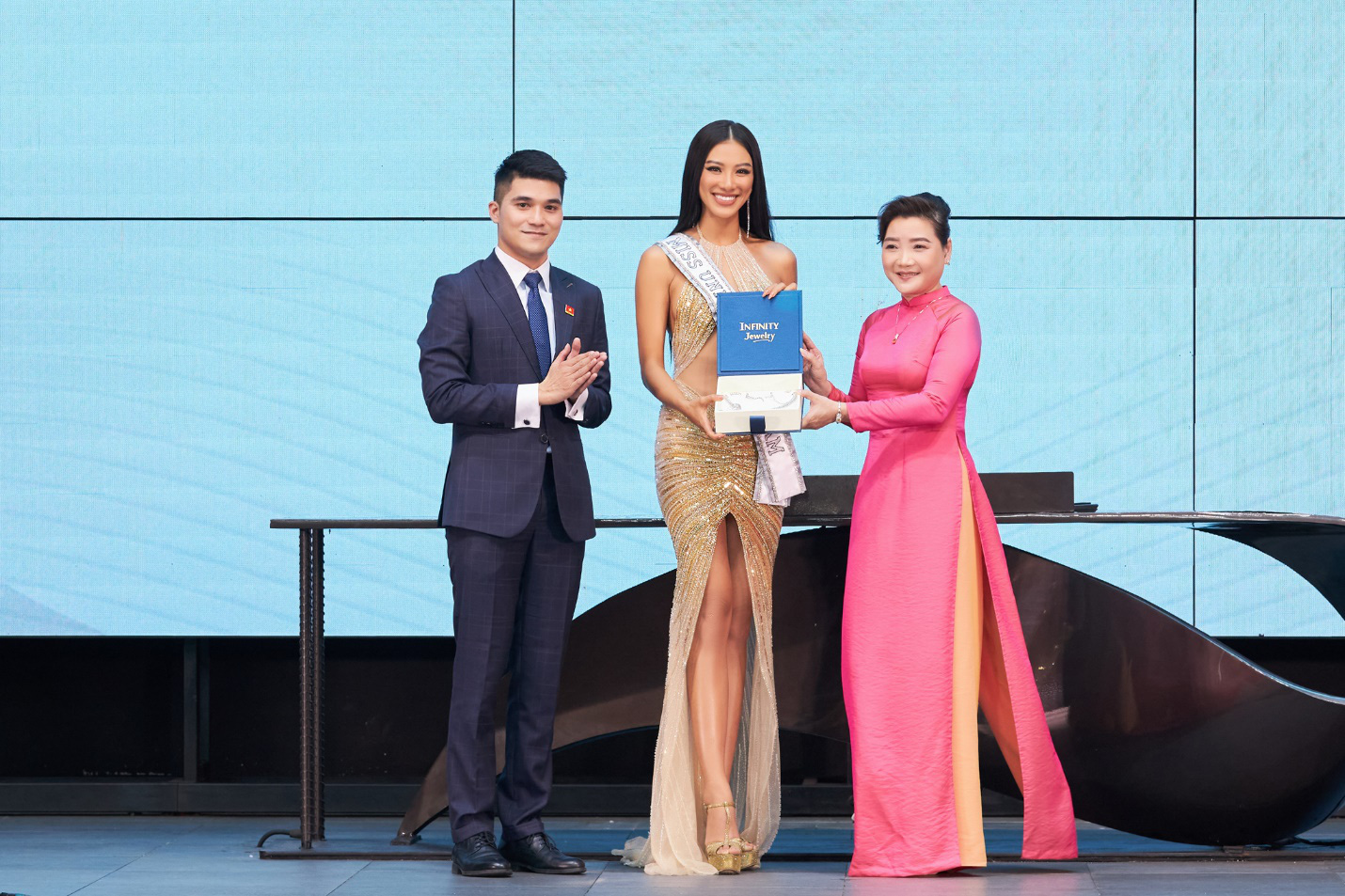 Kim Duy&ecirc;n v&agrave; c&acirc;u chuyện về chiếc vương miện &ldquo;Phoenix by IJC&rdquo; sẽ đồng h&agrave;nh tại MissUniverse 2021 - Ảnh 6.