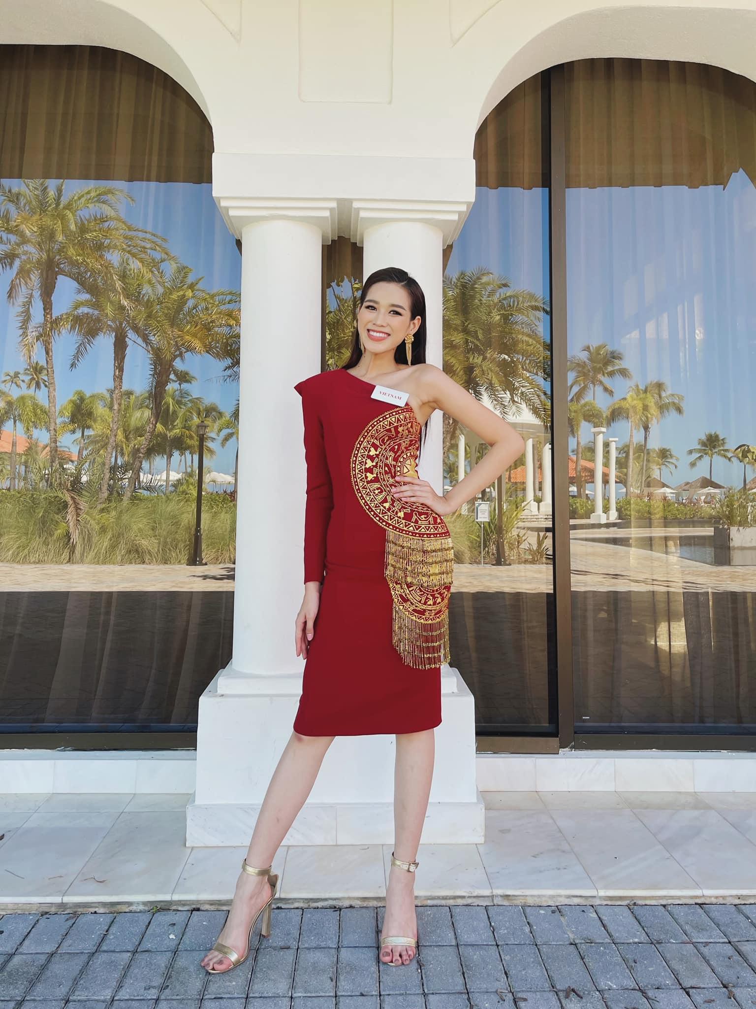 Đỗ Thị Hà diện váy lệch vai quyến rũ, rạng rỡ đọ sắc bên đương kim Hoa hậu Thế giới - Ảnh 7.