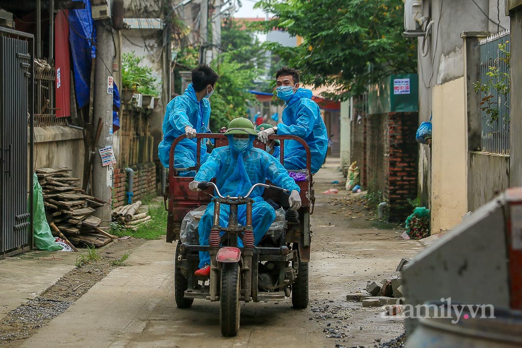 Hà Nội: Lấy gần 13.000 mẫu xét nghiệm để tách F0 khỏi cộng đồng tại ổ dịch huyện Mê Linh - Ảnh 15.