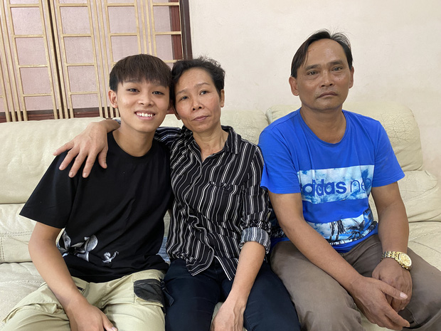 Xôn xao hình ảnh Hồ Văn Cường hành động xấc xược với bố ruột, người trong ekip Phi Nhung dọa sẽ tung "full" clip? - Ảnh 4.