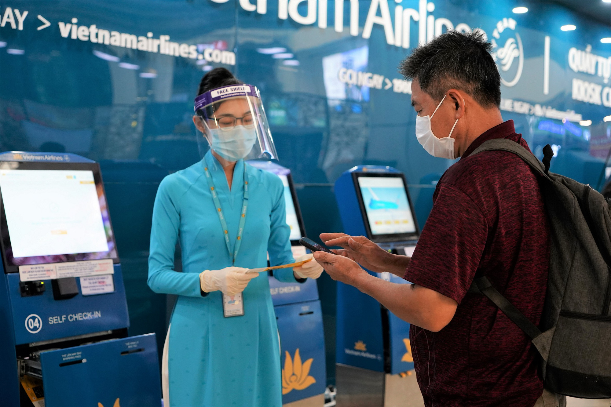 Vietnam Airlines vào Top 10 Thương hiệu có trải nghiệm khách hàng xuất sắc năm 2021 - Ảnh 1.