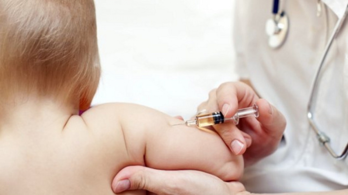 Hà Nội: 18 trẻ sơ sinh tại huyện Quốc Oai bị tiêm nhầm vaccine, hiện sức khỏe ổn định - Ảnh 1.