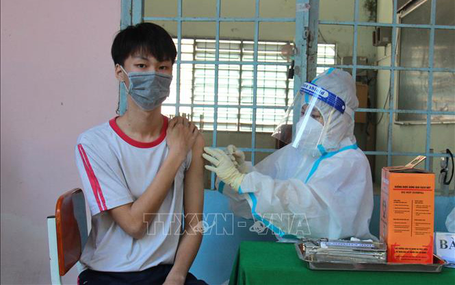 Việt Nam đã tiêm vaccine phòng COVID-19 cho 800.000 người dưới 18 tuổi