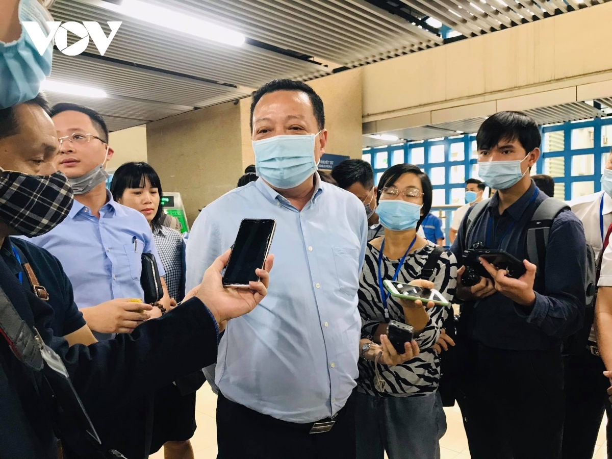 4 giải pháp "nóng" giảm lượng khách tập trung quá đông khi đi tàu Cát Linh - Hà Đông - Ảnh 2. 4 giải pháp "nóng" giảm lượng khách tập trung quá đông khi đi tàu Cát Linh - Hà Đông - Ảnh 2.