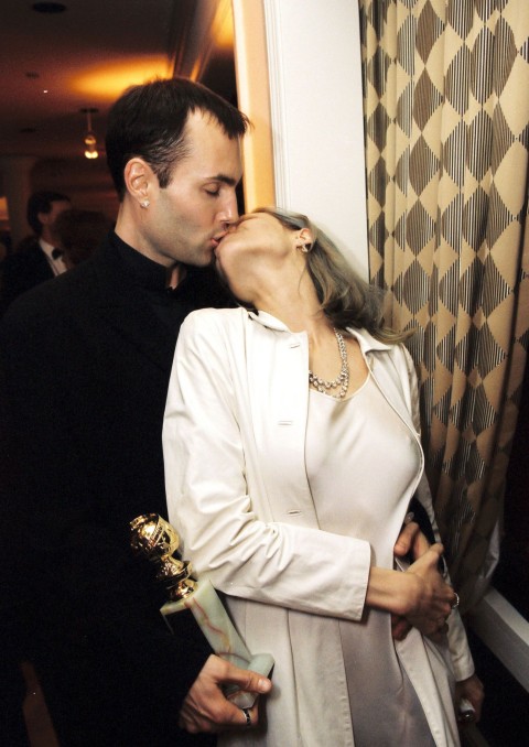 Gần 2 thập kỷ trôi qua, công chúng vẫn “cạn lời” khi nhìn lại khoảnh khắc Angelina Jolie công khai khóa môi anh trai ruột - Ảnh 5.