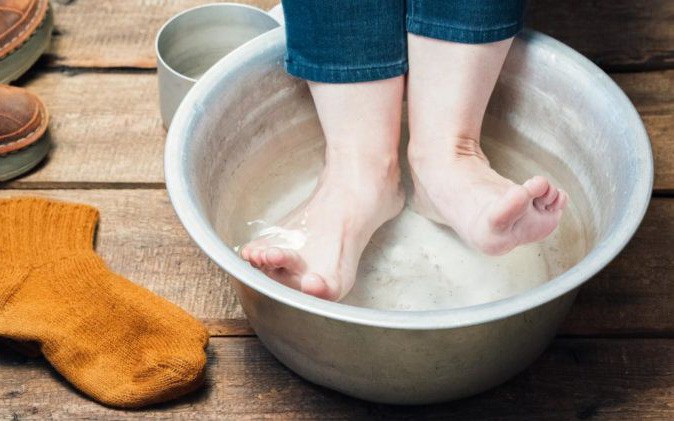 Chỉ 10 ph&uacute;t mỗi tối ng&acirc;m ch&acirc;n với thứ n&agrave;y, ch&acirc;n hết nứt nẻ, cơ thể được thải độc, thư gi&atilde;n s&acirc;u, bạn sẽ ngủ ngon một giấc đến s&aacute;ng - Ảnh 4.