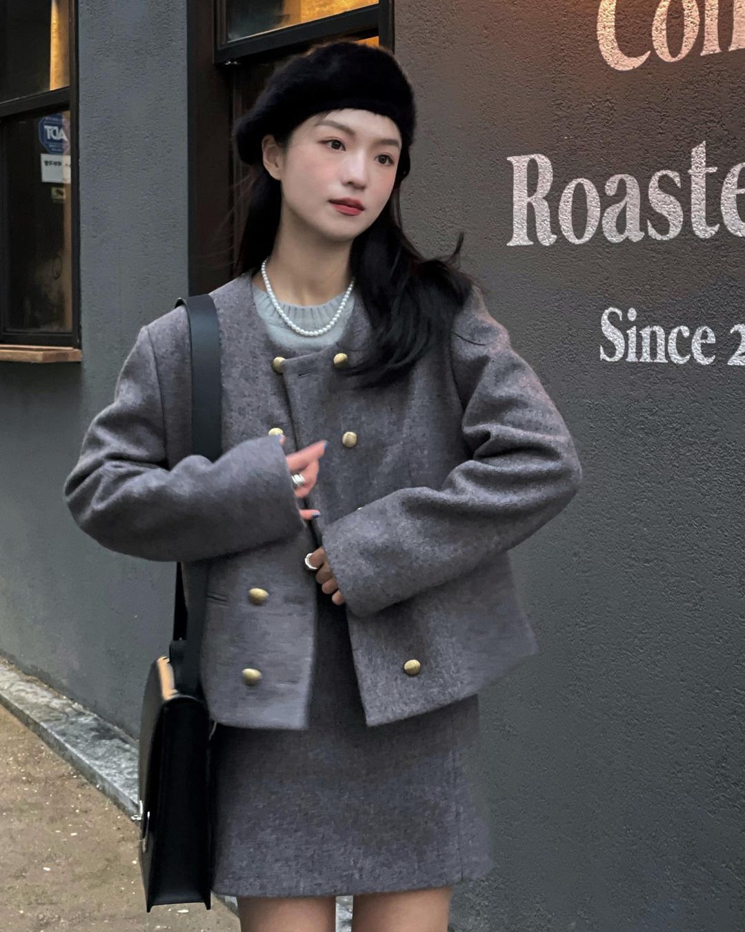 Sắm một chiếc áo dạ ngắn, quý cô Hàn Quốc mix được 8 set đồ cực trẻ xinh sang chảnh - Ảnh 6.