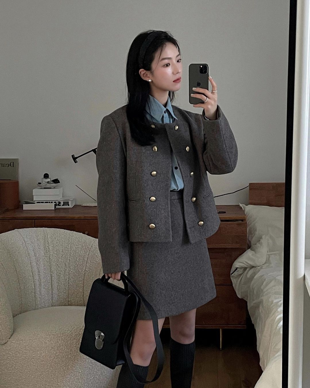 Sắm một chiếc áo dạ ngắn, quý cô Hàn Quốc mix được 8 set đồ cực trẻ xinh sang chảnh - Ảnh 2.