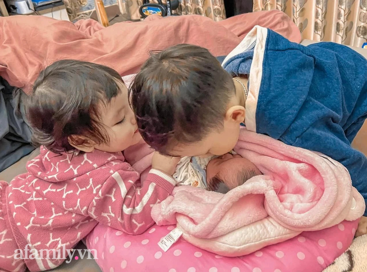 Đánh liều sinh mổ 4 năm 3 đứa, mẹ Hà Nội được gọi là &quot;siêu nhân&quot; vì hành trình giữ thai quá khó khăn - Ảnh 1.