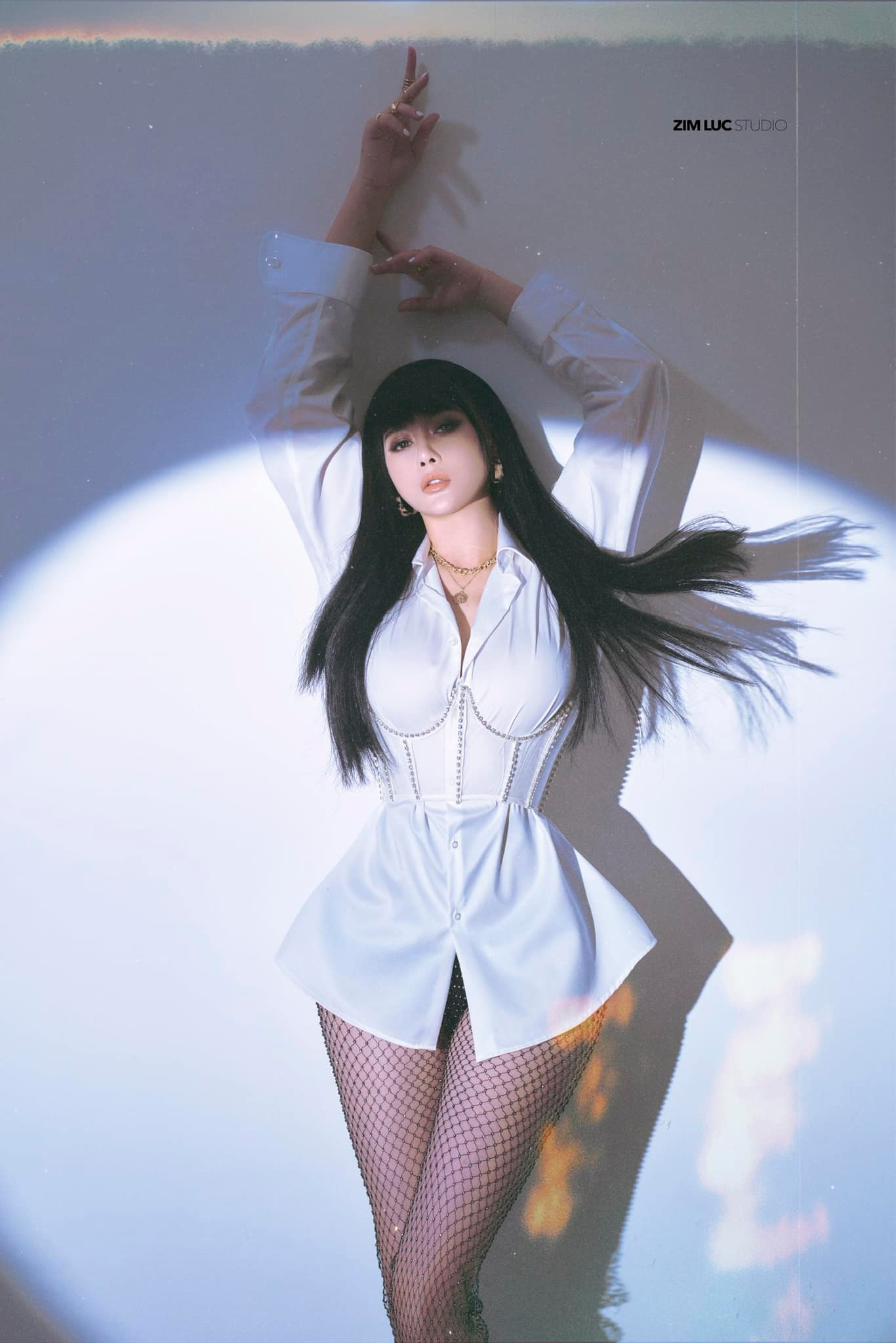 Xuất hiện "mỹ nhân ảnh thẻ" của Vbiz, so sánh với nhan sắc thời học sinh càng ngỡ ngàng hơn - Ảnh 4. Xuất hiện "mỹ nhân ảnh thẻ" của Vbiz, so sánh với nhan sắc thời học sinh càng ngỡ ngàng hơn - Ảnh 4.