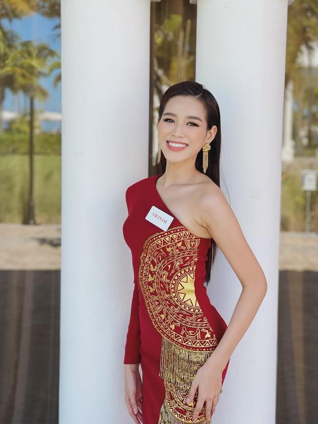 Hoa hậu Đỗ Thị Hà hé lộ trang phục sẽ mặc trong sự kiện đêm từ thiện của Miss World - Ảnh 4.