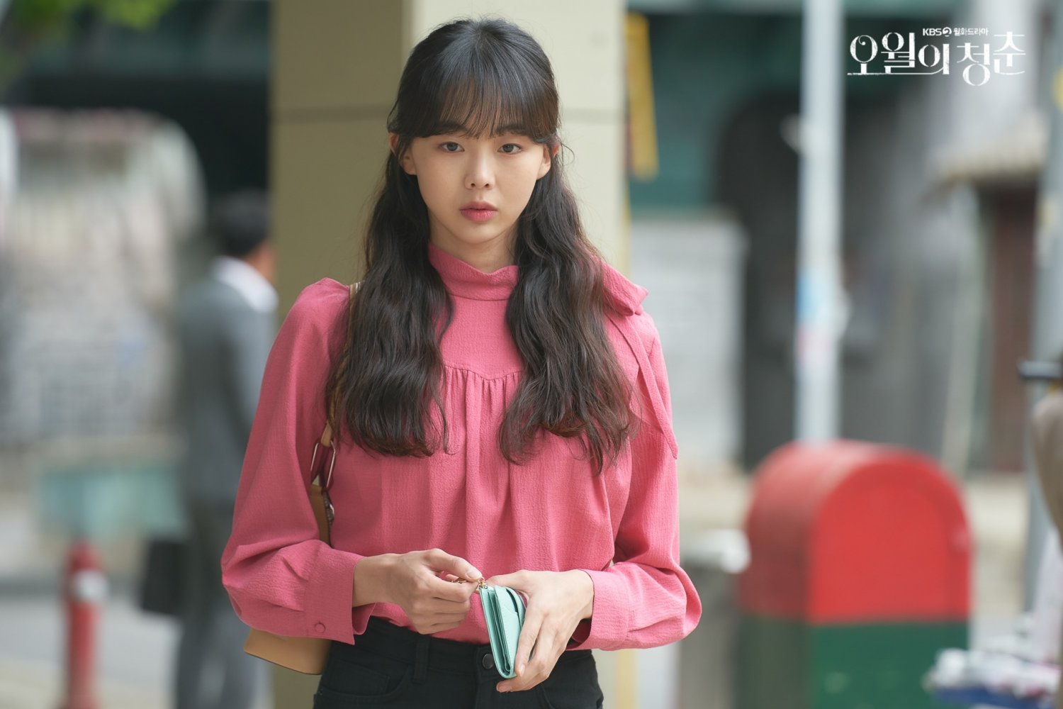 Thời trang phim Hàn 2021: Không chỉ có Song Hye Kyo và hội nhà siêu giàu, còn nhiều nữ chính mặc đơn giản mà đẹp mê! - Ảnh 6.