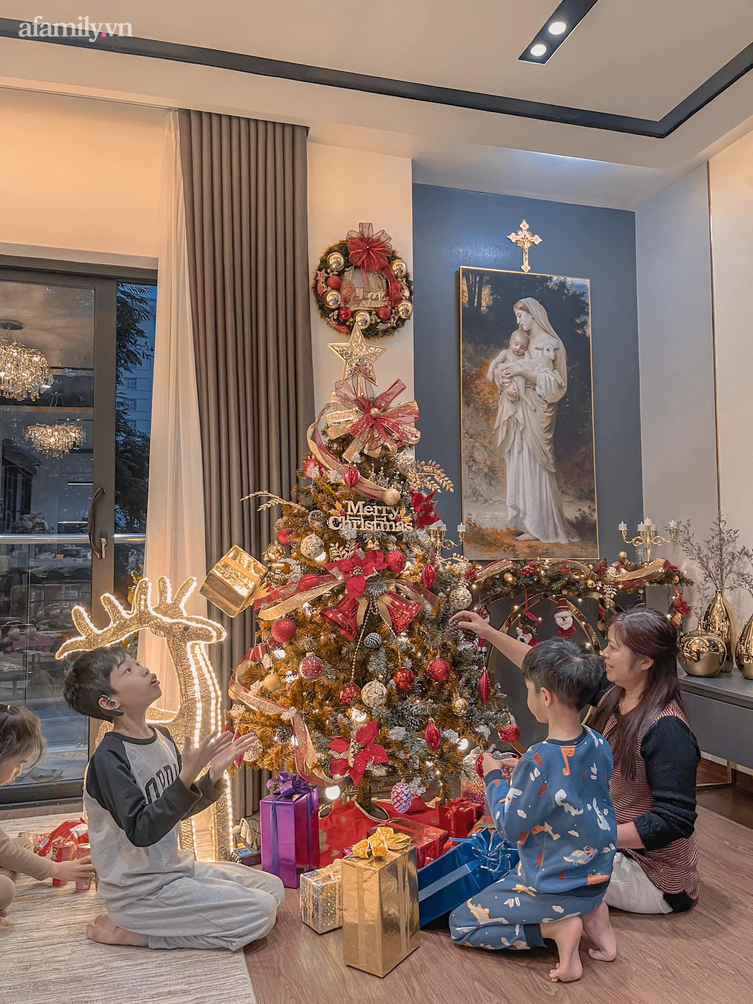 Trang trí nhà đón Giáng sinh ấm cúng của gia đình 3 thế hệ ở Hà Nội, chi phí 10 triệu đồng - Ảnh 9.
