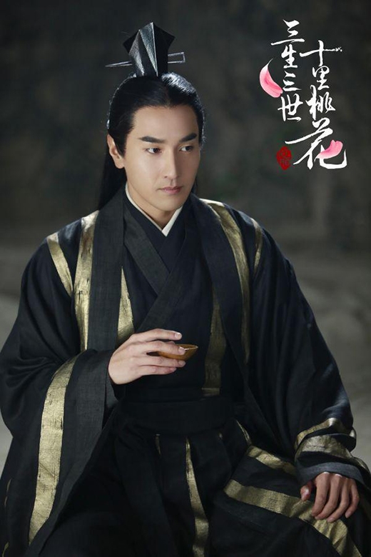 Chung Hán Lương mặc áo đen múa kiếm khoe góc nghiêng đẹp mắt nhưng diện đồ quá giống Dạ Hoa - Triệu Hựu Đình  - Ảnh 8.