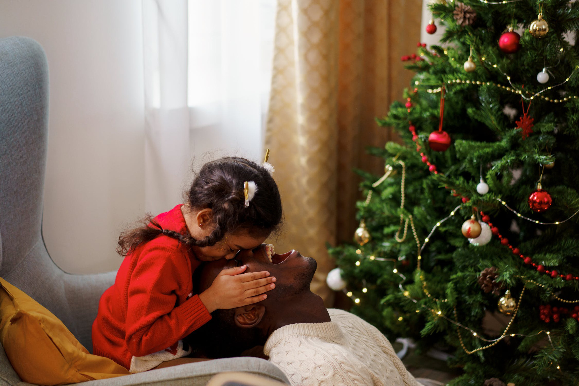 CẤP BÁO: Mẹo chọn màu sắc và vị trí đặt cây thông Noel giúp thanh tẩy vận xui, thu hút tài lộc vào nhà một cách thần tốc - Ảnh 1.