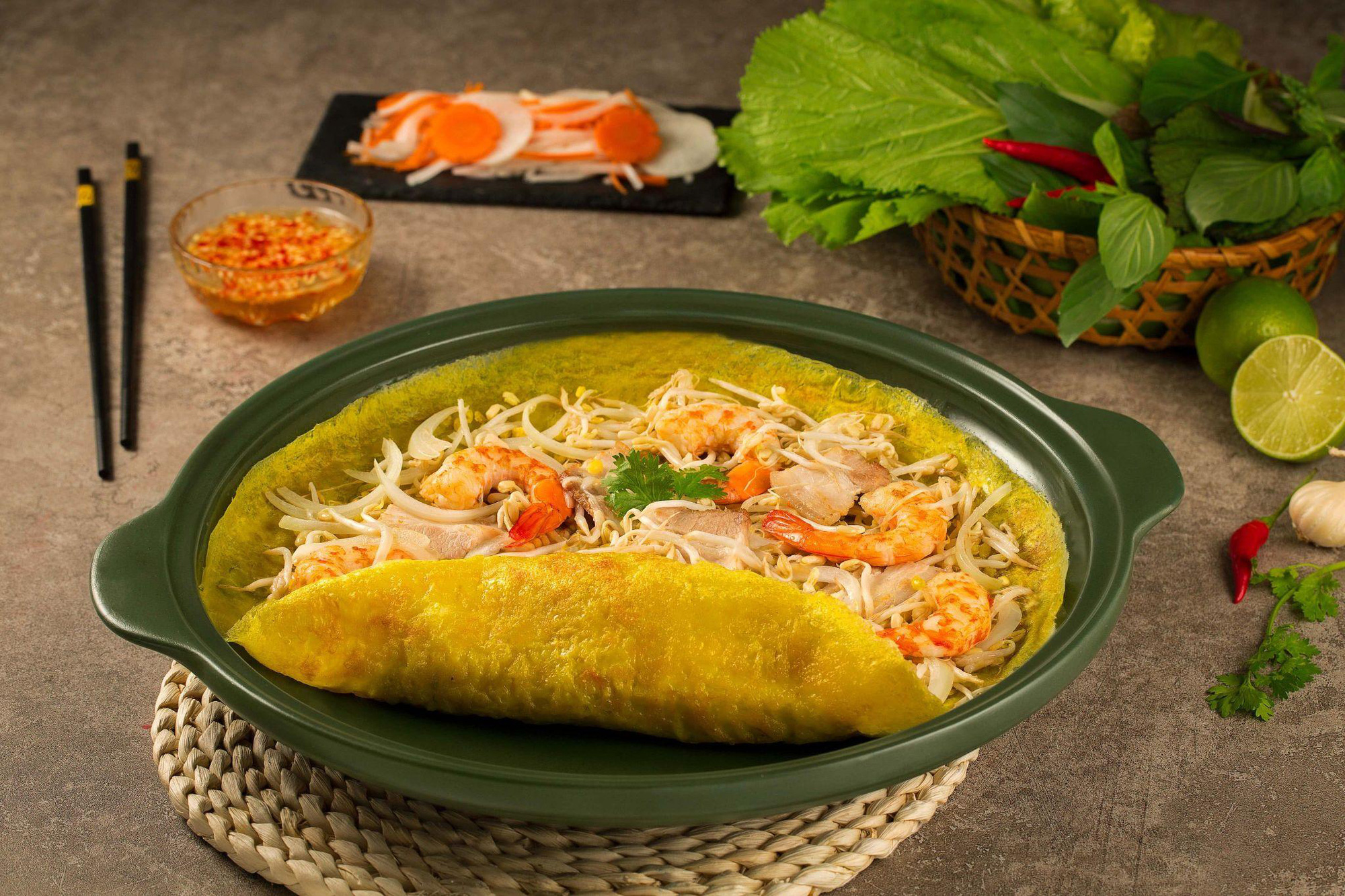 T&acirc;n trang gian bếp đ&oacute;n Tết b&igrave;nh an, thịnh vượng - Ảnh 3.