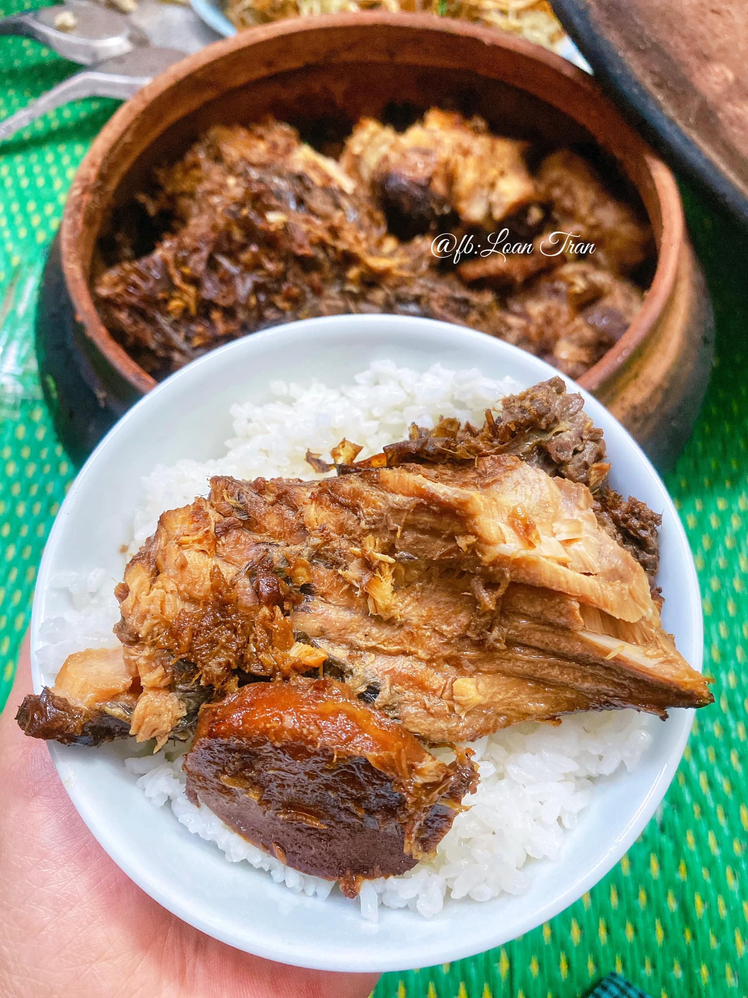 9X chỉ c&aacute;ch kho c&aacute; ngon của l&agrave;ng Vũ Đại, h&oacute;a ra b&iacute; k&iacute;p đặc biệt lại kh&ocirc;ng nằm ở gia vị c&aacute;c chị em ạ - Ảnh 16.