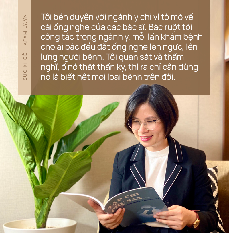 BÁC SĨ TRẺ TUỔI ĐỨNG GIỮA HÀNH LANG BỆNH VIỆN ĐẦY ÁNH SÁNG