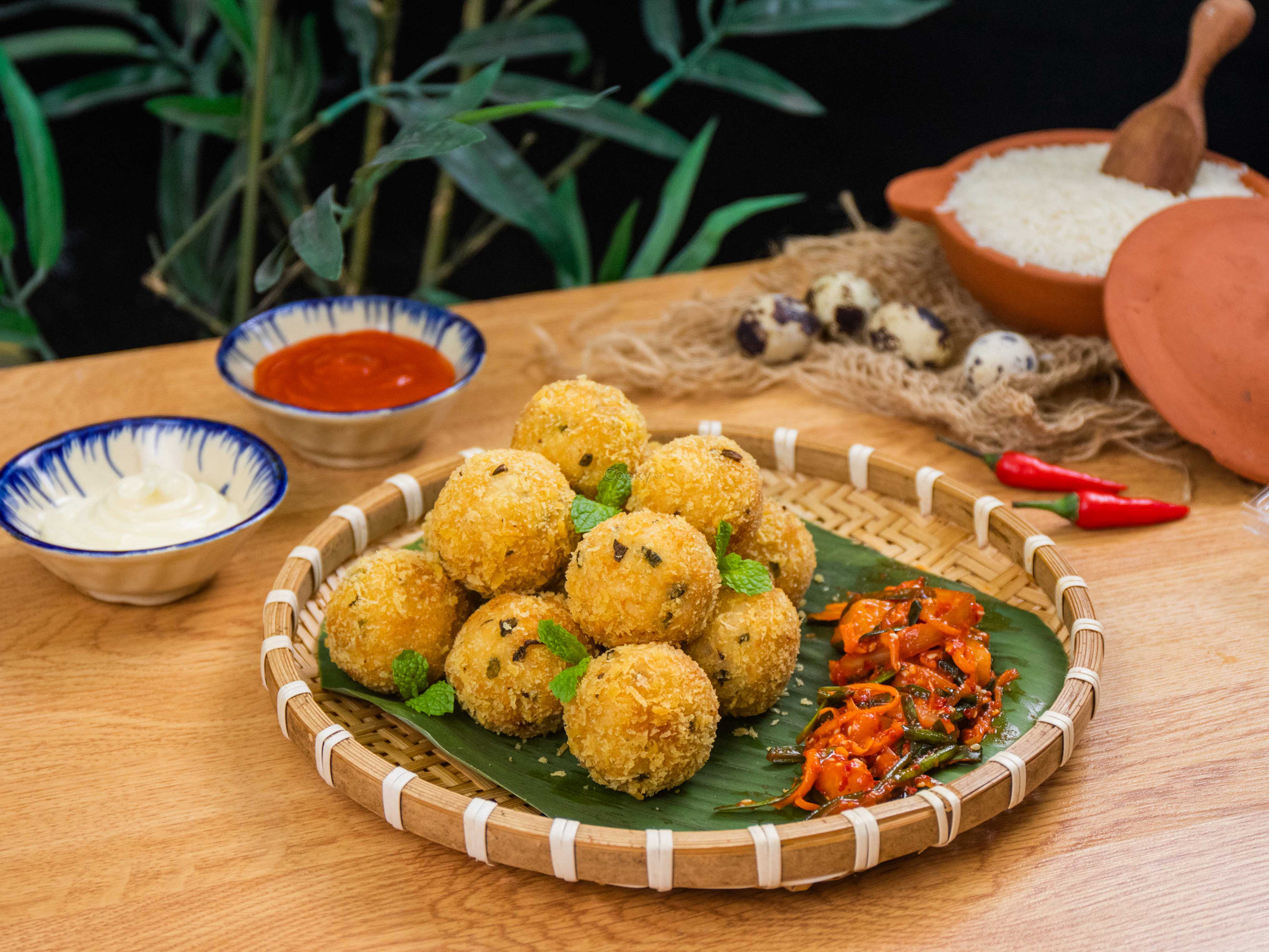 Nhà có cơm nguội nhất định phải làm thử món này, mùa đông ăn vặt nóng hổi ngon siêu cấp! - Ảnh 9. Nhà có cơm nguội nhất định phải làm thử món này, mùa đông ăn vặt nóng hổi ngon siêu cấp! - Ảnh 9.