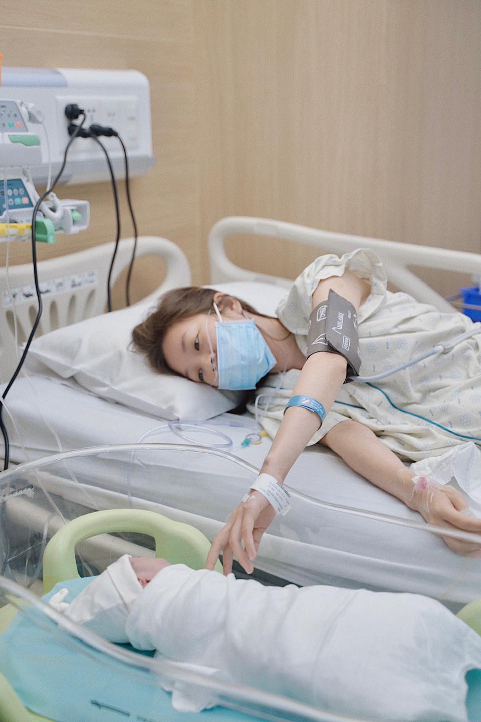 Trương Ho&agrave;ng Mai Anh - vợ ca sĩ JayKii sinh con trai 1 ng&agrave;y sau khi c&ocirc;ng bố giới t&iacute;nh, b&agrave;y tỏ "trở tay kh&ocirc;ng kịp" - Ảnh 3.