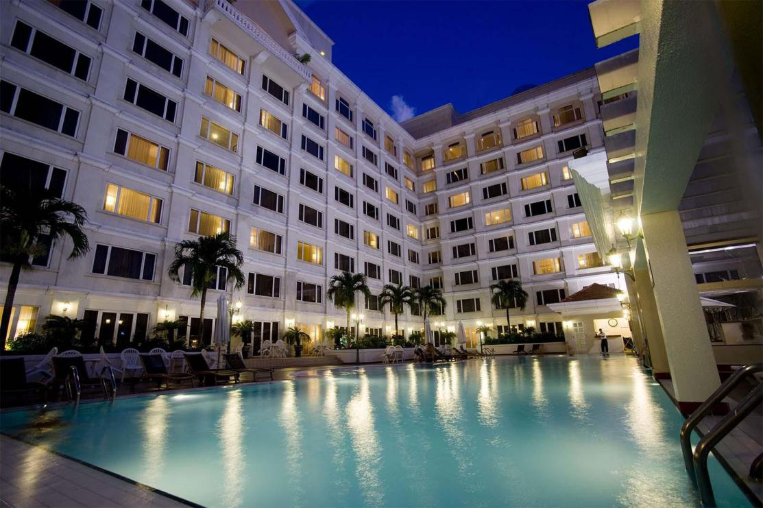 Staycation: Xu hướng “cứu rỗi tâm hồn tín đồ xê dịch dịp cuối năm - Ảnh 4. Staycation: Xu hướng “cứu rỗi tâm hồn tín đồ xê dịch dịp cuối năm - Ảnh 4.