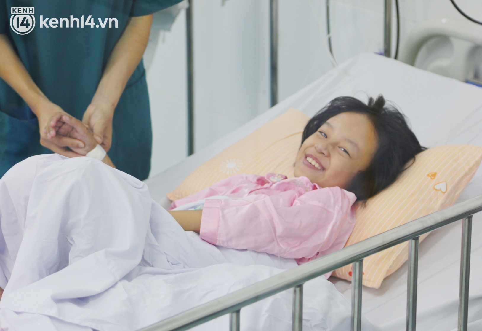 Một nửa hành trình của Gia Hân: Cô bé 7 tuổi hồi sinh từ lá gan của cha trong ca ghép 100% made in Vietnam - Ảnh 5.