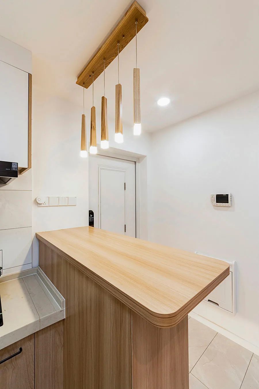 Cải tạo theo phong c&aacute;ch Nhật Bản, căn hộ 73 m2 lột x&aacute;c trở n&ecirc;n tiện nghi đến ngỡ ng&agrave;ng - Ảnh 3.