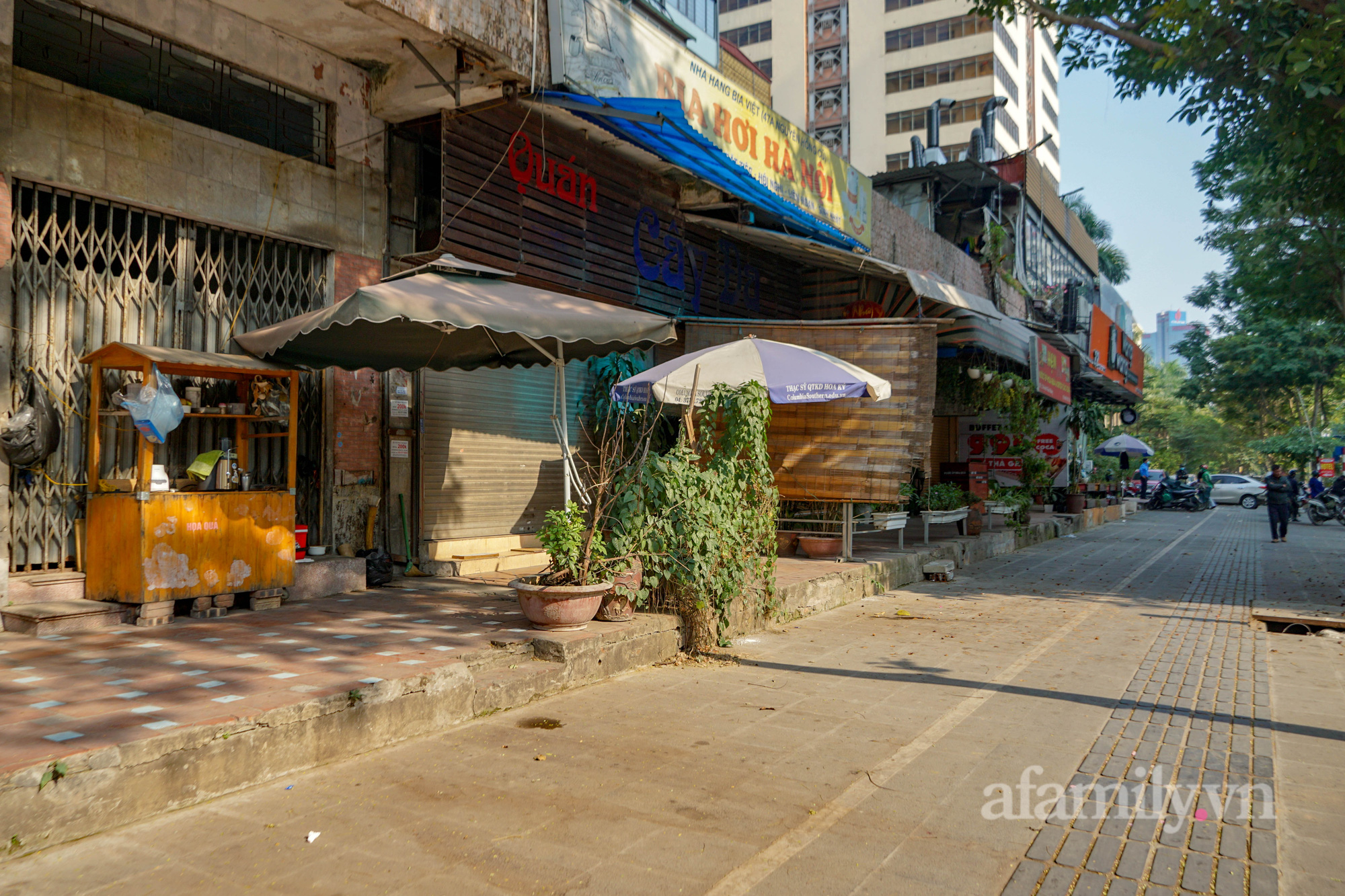 Hàng loạt cơ sở kinh doanh ăn uống ở “vùng cam” Hà Nội trước nỗi lo mất Tết, càng cố cầm cự càng lỗ vốn - Ảnh 4.