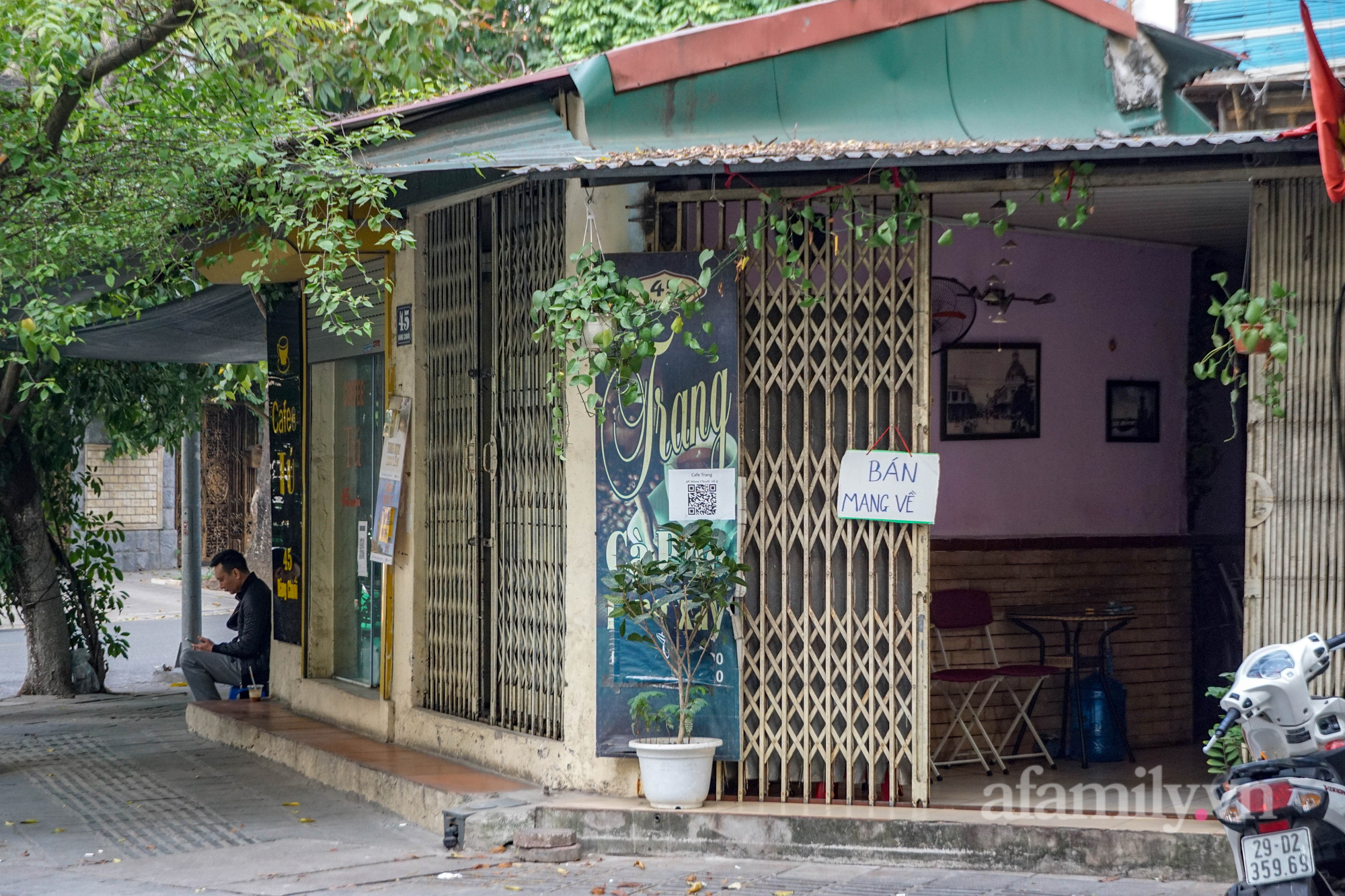 Hàng loạt cơ sở kinh doanh ăn uống ở “vùng cam” Hà Nội trước nỗi lo mất Tết, càng cố cầm cự càng lỗ vốn - Ảnh 9.