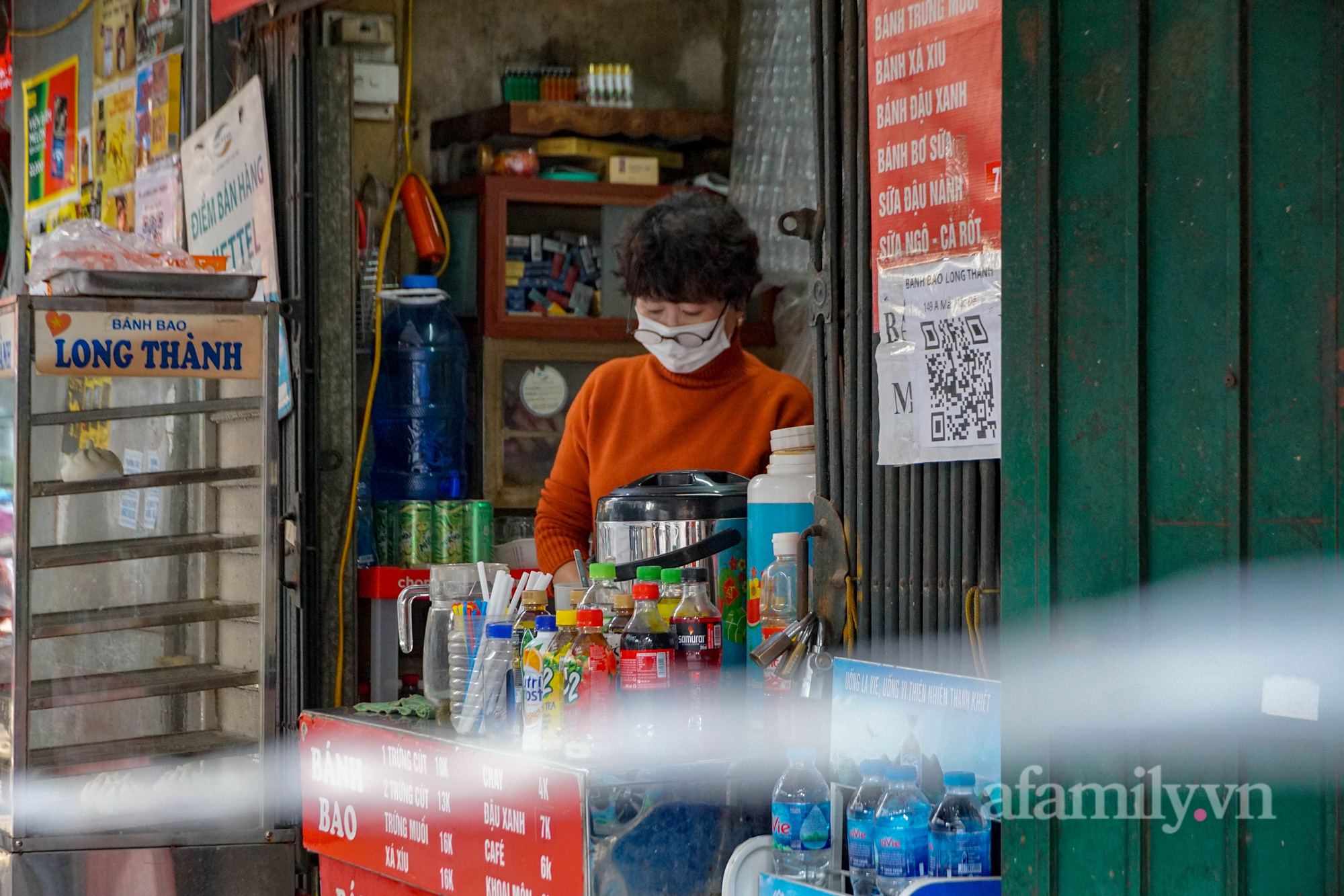 Hàng loạt cơ sở kinh doanh ăn uống ở “vùng cam” Hà Nội trước nỗi lo mất Tết, càng cố cầm cự càng lỗ vốn - Ảnh 11.