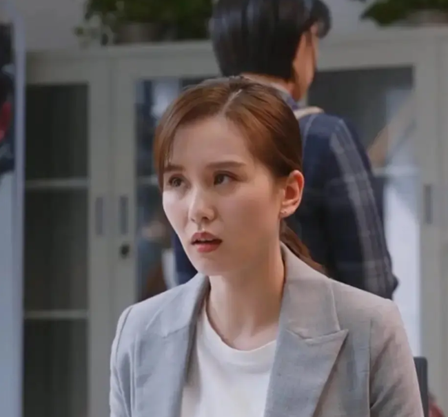 Visual 12 năm trước của Lưu Thi Thi gây sốc vì quá đẹp, nhìn lại bây giờ netizen cứ tiếc nuối vì da xấu, lão hóa nhanh - Ảnh 9. Visual 12 năm trước của Lưu Thi Thi gây sốc vì quá đẹp, nhìn lại bây giờ netizen cứ tiếc nuối vì da xấu, lão hóa nhanh - Ảnh 9.