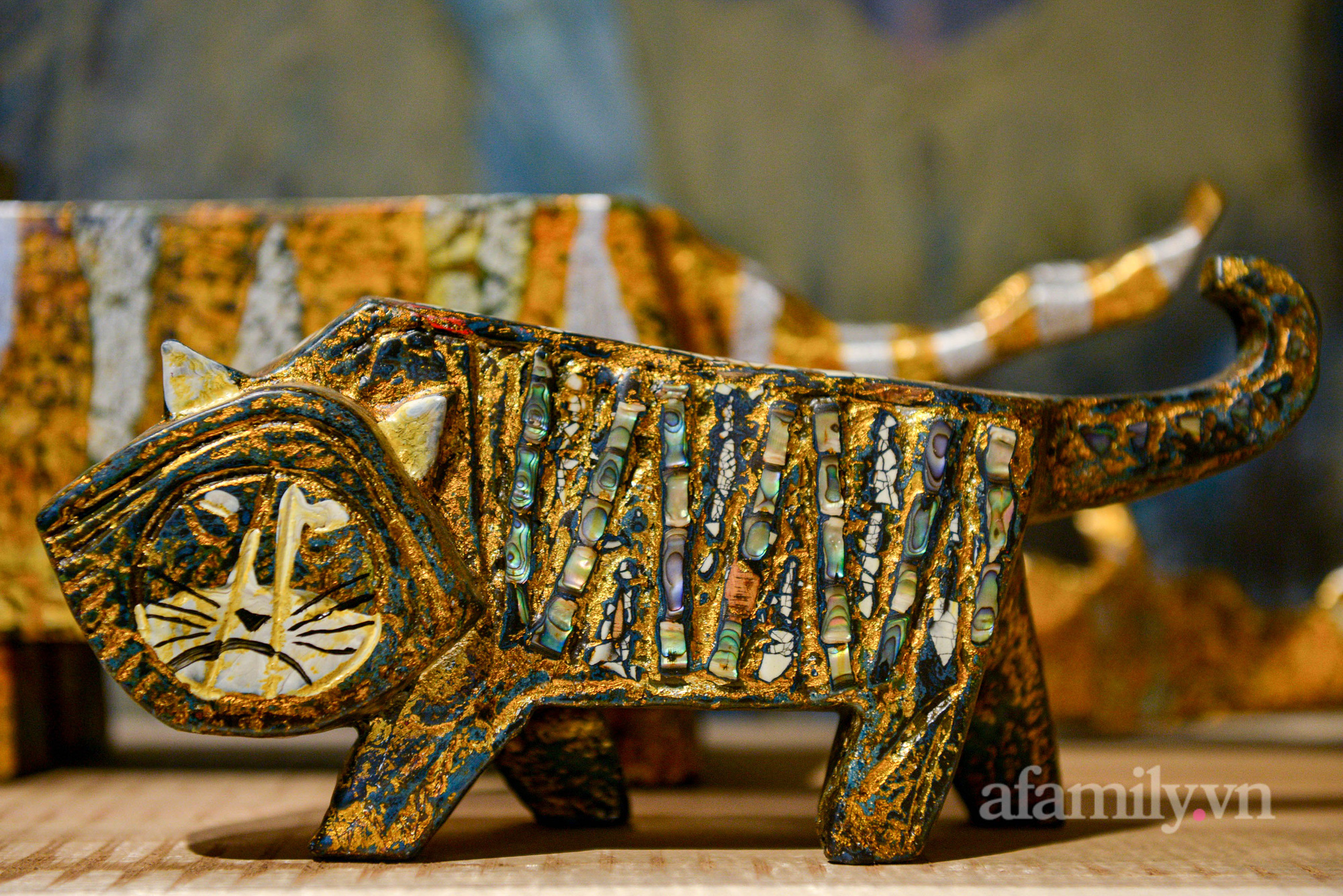 Nghệ nhân Hà Nội miệt mài sáng tác hàng trăm con hổ độc bản trên gỗ mít ra mắt dịp Tết Nguyên đán Nhâm Dần  - Ảnh 7.
