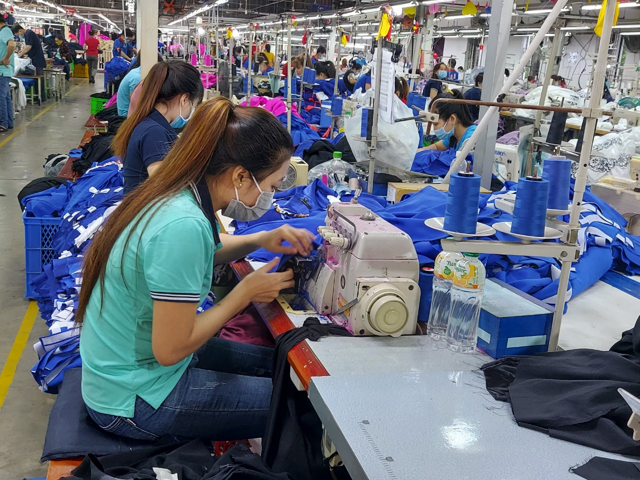 TP HCM: Mức thưởng Tết Nguyên đán cao nhất gần 1,3 tỉ đồng/người - Ảnh 1. TP HCM: Mức thưởng Tết Nguyên đán cao nhất gần 1,3 tỉ đồng/người - Ảnh 1.