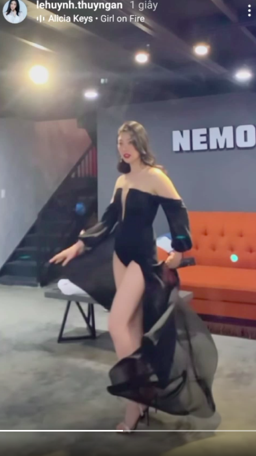 Running Man: Thúy Ngân xoay váy đúng 6 giây, khoe chân dài thẳng tắp thế nào mà gây sốc visual - Ảnh 3. Running Man: Thúy Ngân xoay váy đúng 6 giây, khoe chân dài thẳng tắp thế nào mà gây sốc visual - Ảnh 3.
