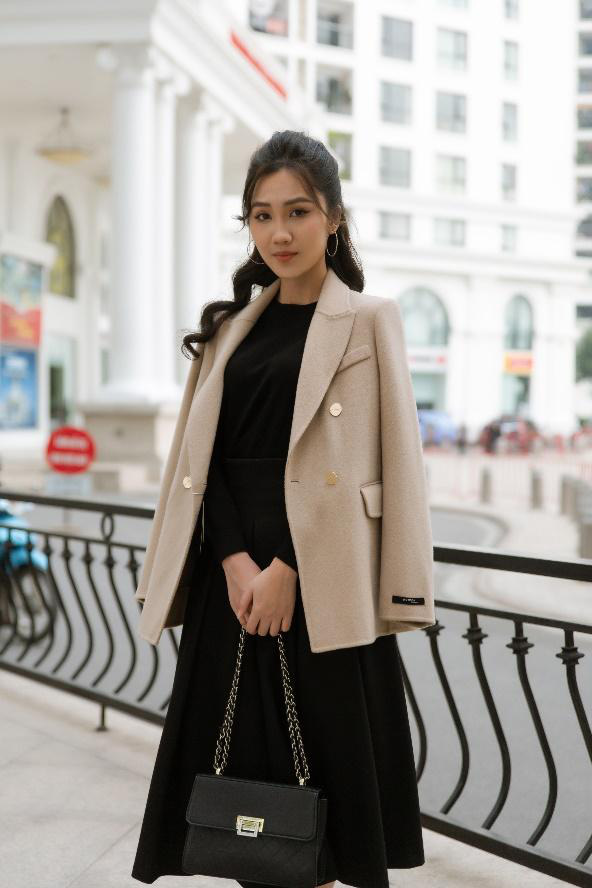 Thương hiệu được c&aacute;c BTV t&agrave;i ch&iacute;nh lựa chọn x&acirc;y dựng phong c&aacute;ch sang trọng - Ảnh 2.