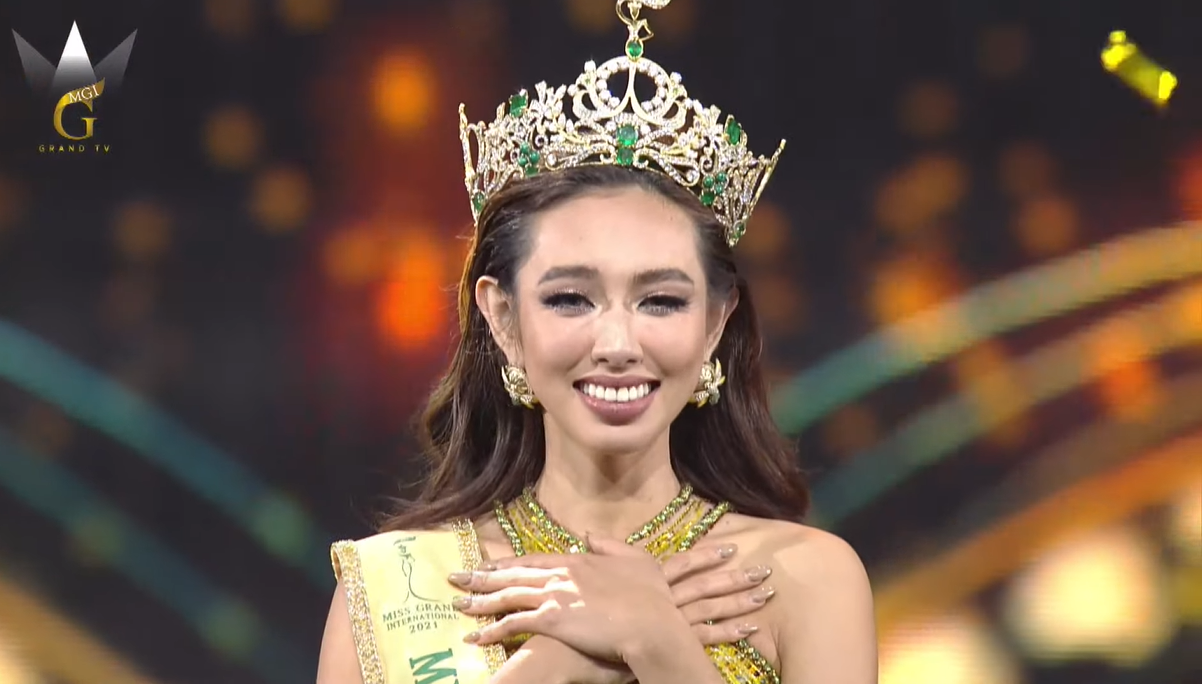 Vỡ òa Khoảnh Khắc Thùy Tiên đăng Quang Miss Grand International 2021