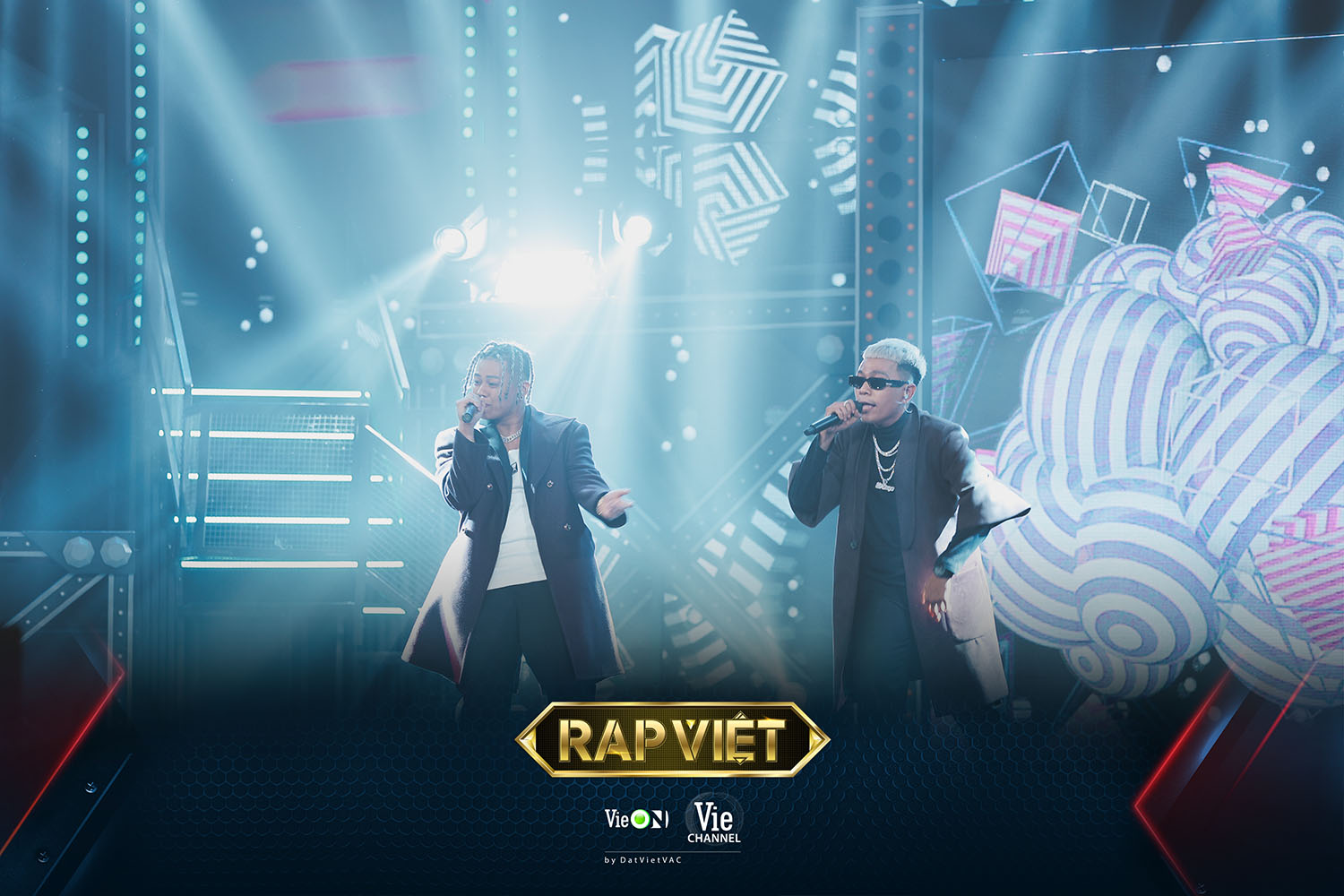 Karik tung nón vàng để cứu "quái vật" Dlow của Rhymastic trước nguy cơ bị loại - Ảnh 2. Karik tung nón vàng để cứu "quái vật" Dlow của Rhymastic trước nguy cơ bị loại - Ảnh 2.