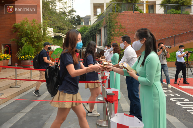 CẬP NHẬT: Danh sách các trường ở Hà Nội HOÃN cho học sinh đi học trực tiếp trở lại - Ảnh 1. CẬP NHẬT: Danh sách các trường ở Hà Nội HOÃN cho học sinh đi học trực tiếp trở lại - Ảnh 1.