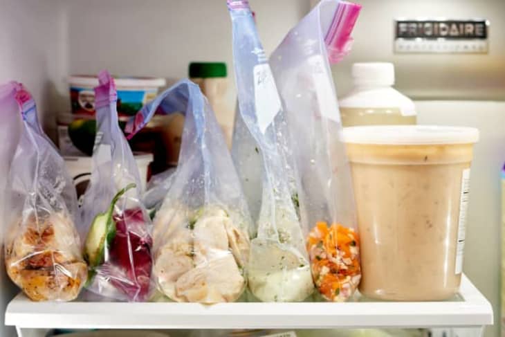 8 bước cực đơn giản để tủ lạnh gọn gàng hơn chỉ trong 5 phút - Ảnh 1.
