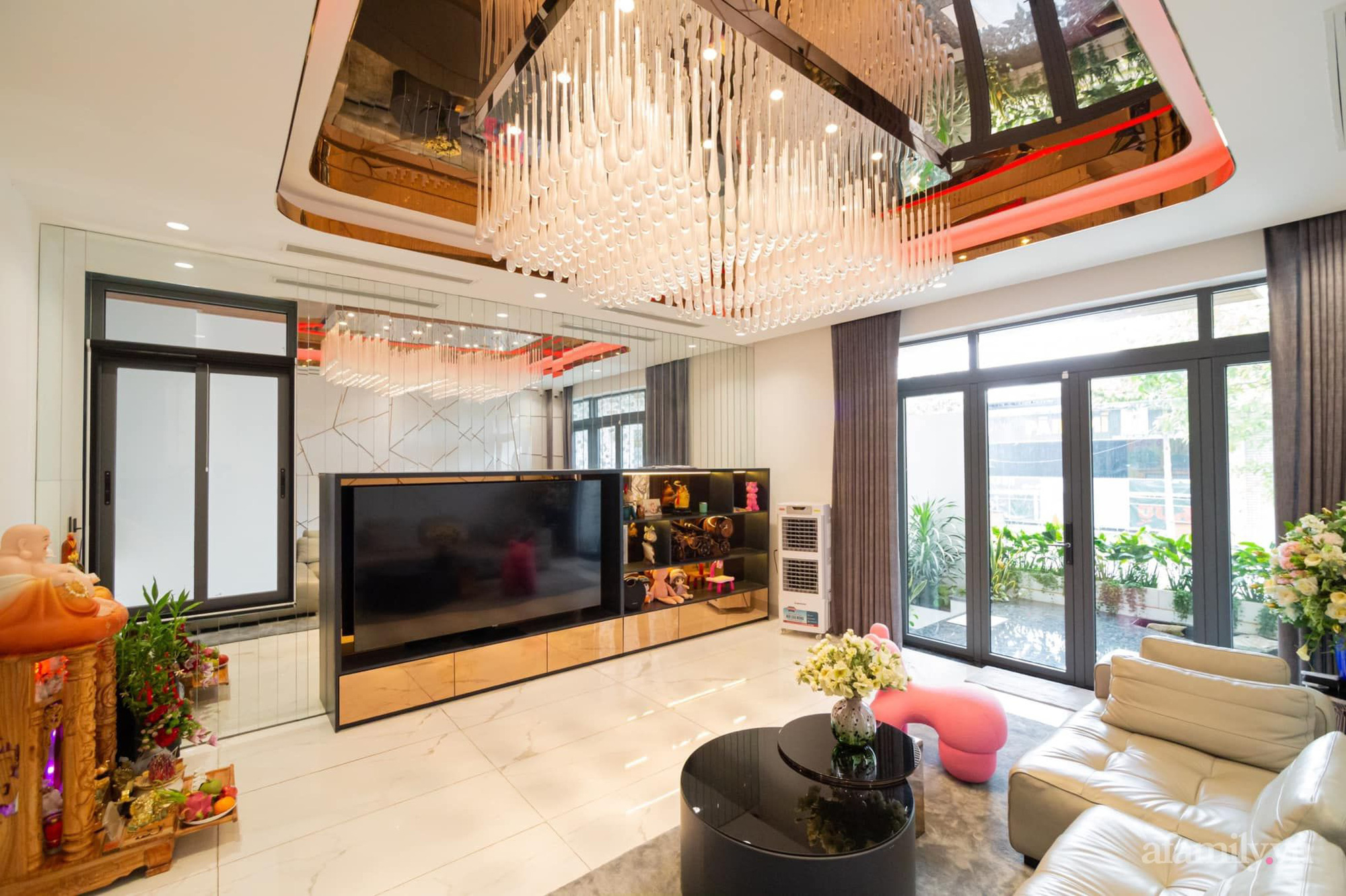 Không gian sống rộng 200m² của CEO trẻ 9x tại Sài Gòn, full nội thất khoảng 14 tỷ - Ảnh 4.
