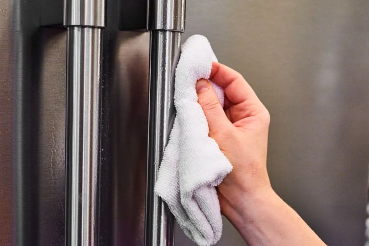 5 sai lầm khi vệ sinh tủ lạnh bạn phải tránh tuyệt đối - Ảnh 1.