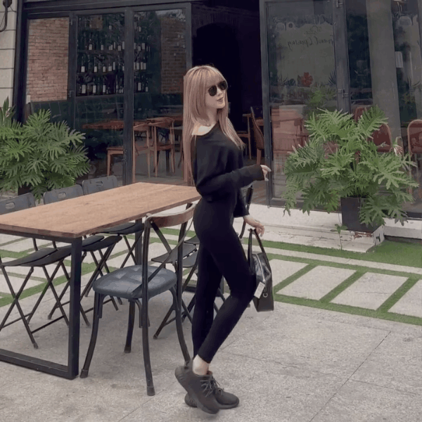 Thiều Bảo Trâm khoe body căng đét cực sexy giữa lúc Hải Tú bị soi thân hình tăng cân, kém thon gọn - Ảnh 2. Thiều Bảo Trâm khoe body căng đét cực sexy giữa lúc Hải Tú bị soi thân hình tăng cân, kém thon gọn - Ảnh 2.