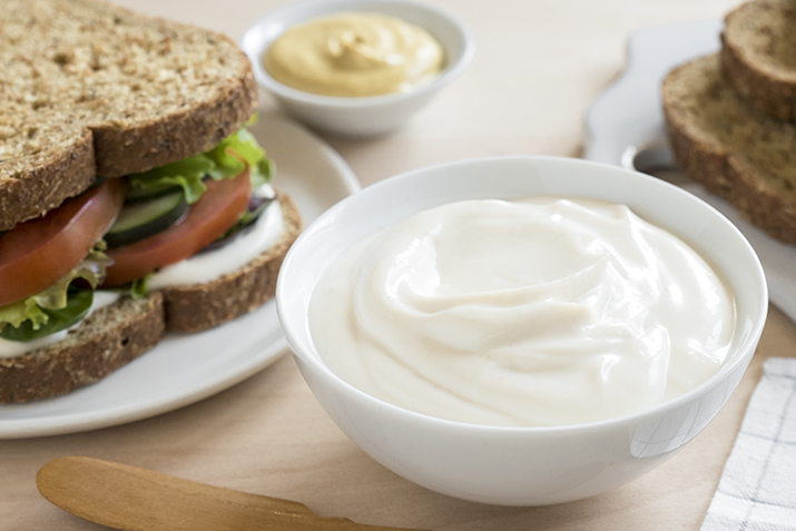 Sốt mayonnaise tự làm theo cách này ngon lạ, chỉ 5 phút là xong mà chay mặn đều dùng được - Ảnh 7.