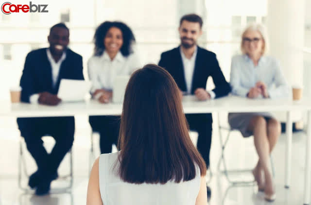 C&acirc;u hỏi phỏng vấn th&uacute; vị của nh&agrave; tuyển dụng: Nếu c&oacute; 5 cốc nước nhưng c&oacute; tới 6 vị l&atilde;nh đạo, bạn sẽ l&agrave;m thế n&agrave;o? - Ảnh 2.