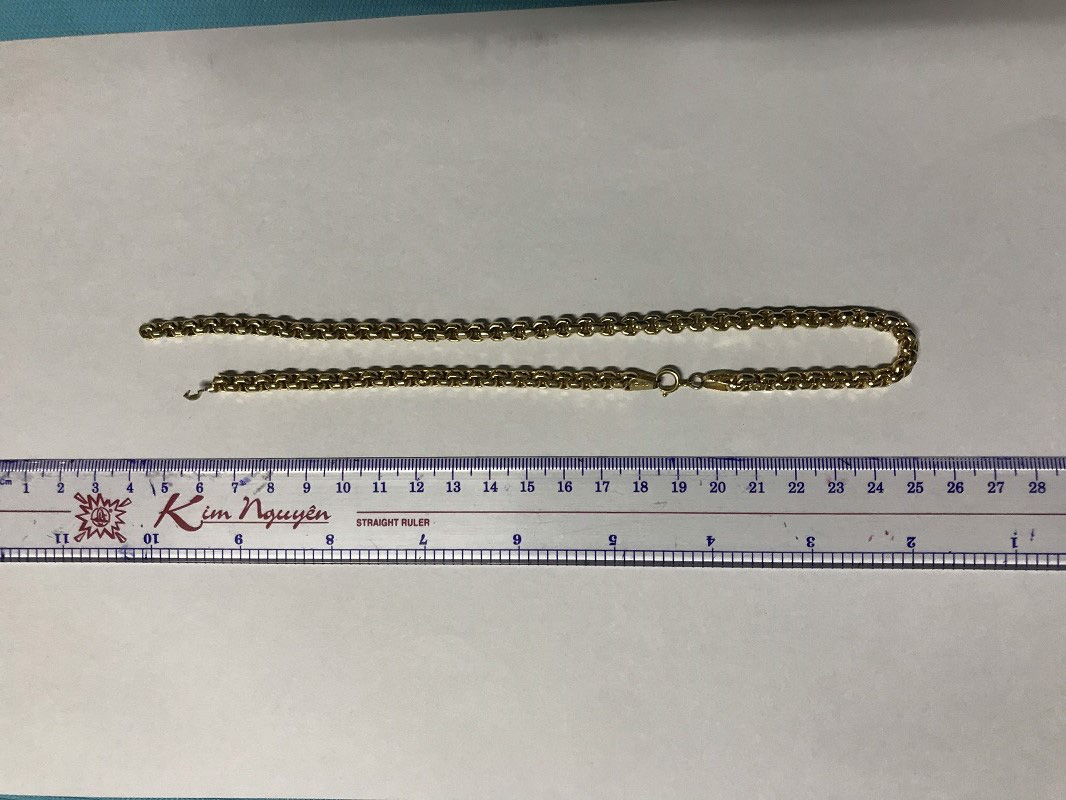CLIP: Đeo dây chuyền vàng ra đường ngày Tết, 2 mẹ con suýt trả giá đắt - Ảnh 5. CLIP: Đeo dây chuyền vàng ra đường ngày Tết, 2 mẹ con suýt trả giá đắt - Ảnh 5.