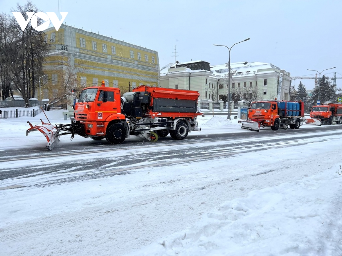 Thủ đô Matxcơva- Nga chiến đấu với bão tuyết - Ảnh 2.